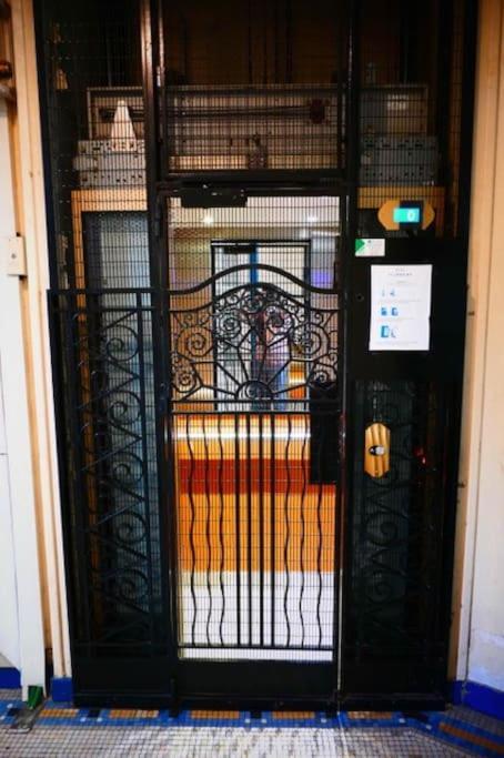 Charmant Studio Parisien Au Coeur Du 15E Arrondissement Exterior foto